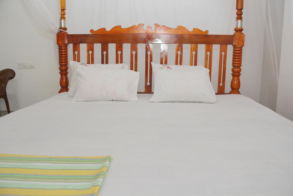 Nethum Rest Hotel Mirissa Buitenkant foto